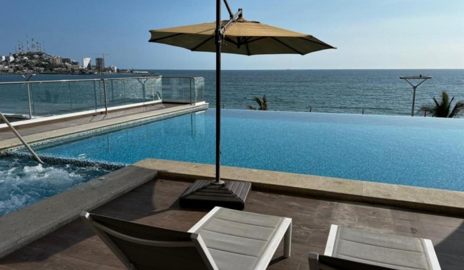 Luxury condo en Malecón, Alberca Infinity & Jacuzzi